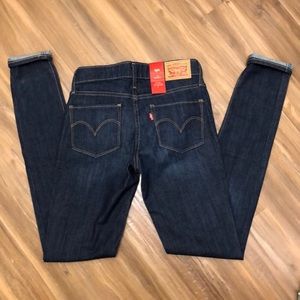 Levi jeans NWT skinny jeans high waisted